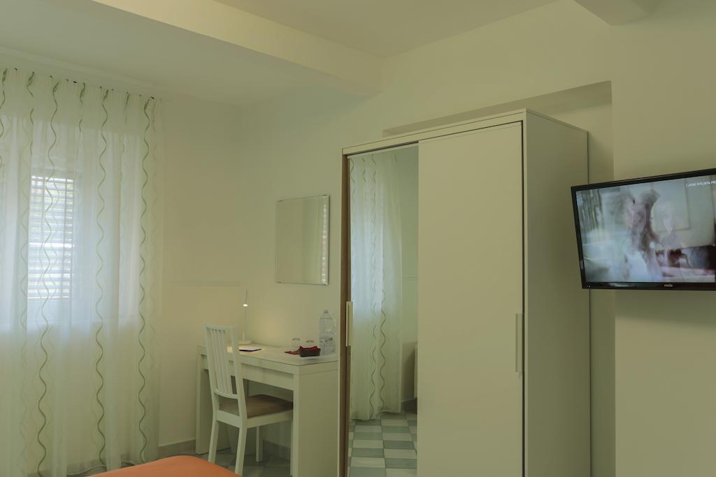 B&B Porta Della Sicilia Месина Екстериор снимка