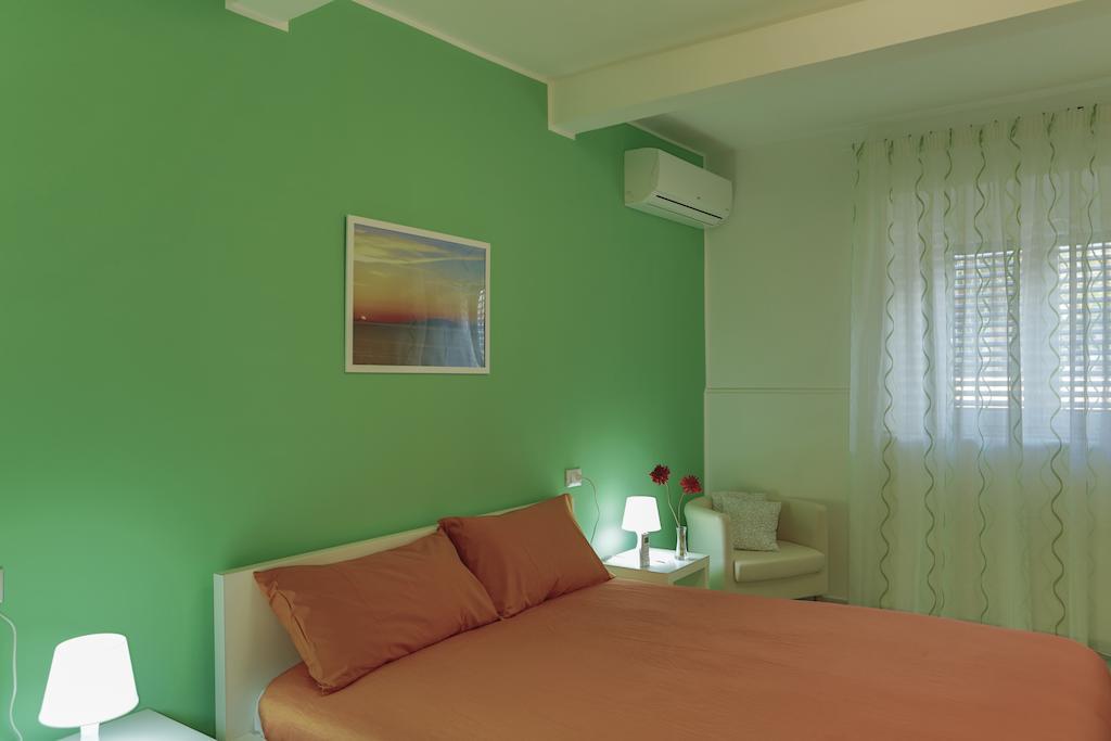 B&B Porta Della Sicilia Месина Екстериор снимка