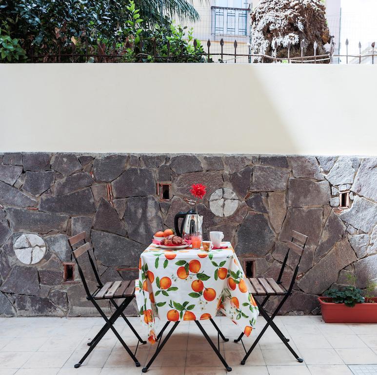 B&B Porta Della Sicilia Месина Екстериор снимка