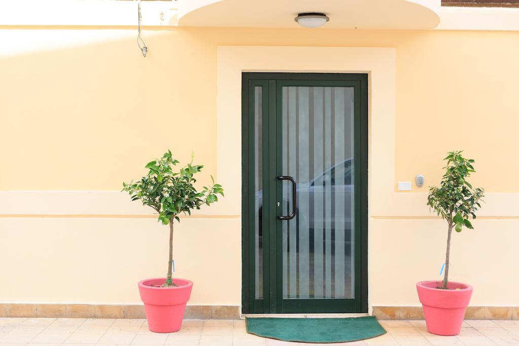 B&B Porta Della Sicilia Месина Стая снимка
